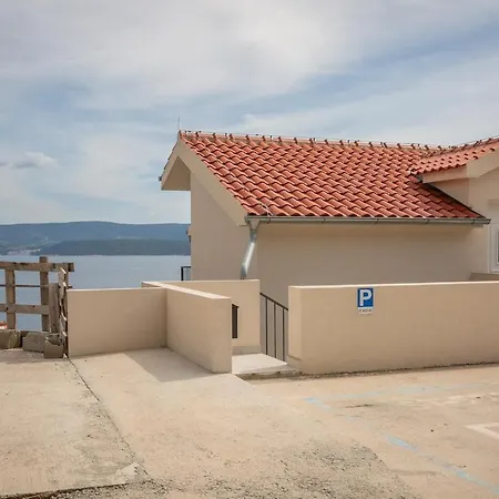 New Mari - Cozy With Parking *