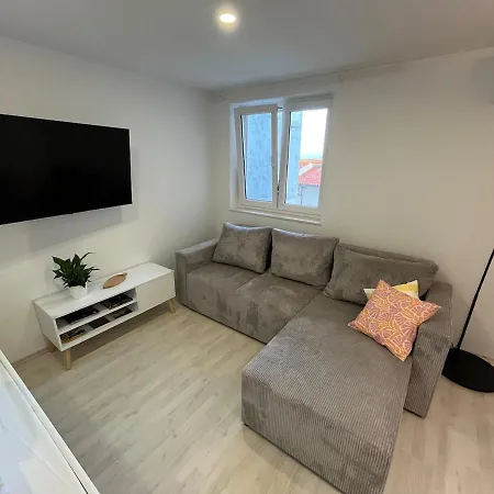 New Mari - Cozy With Parking